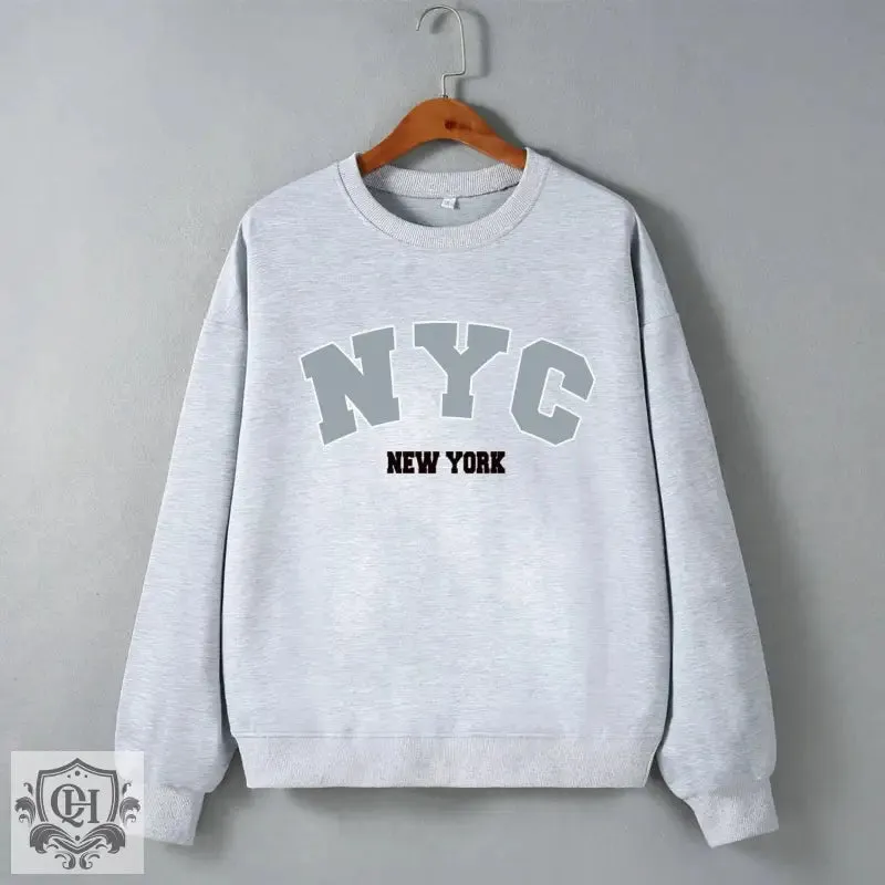 Fashionista's Cosy Graphic Sweatshirt