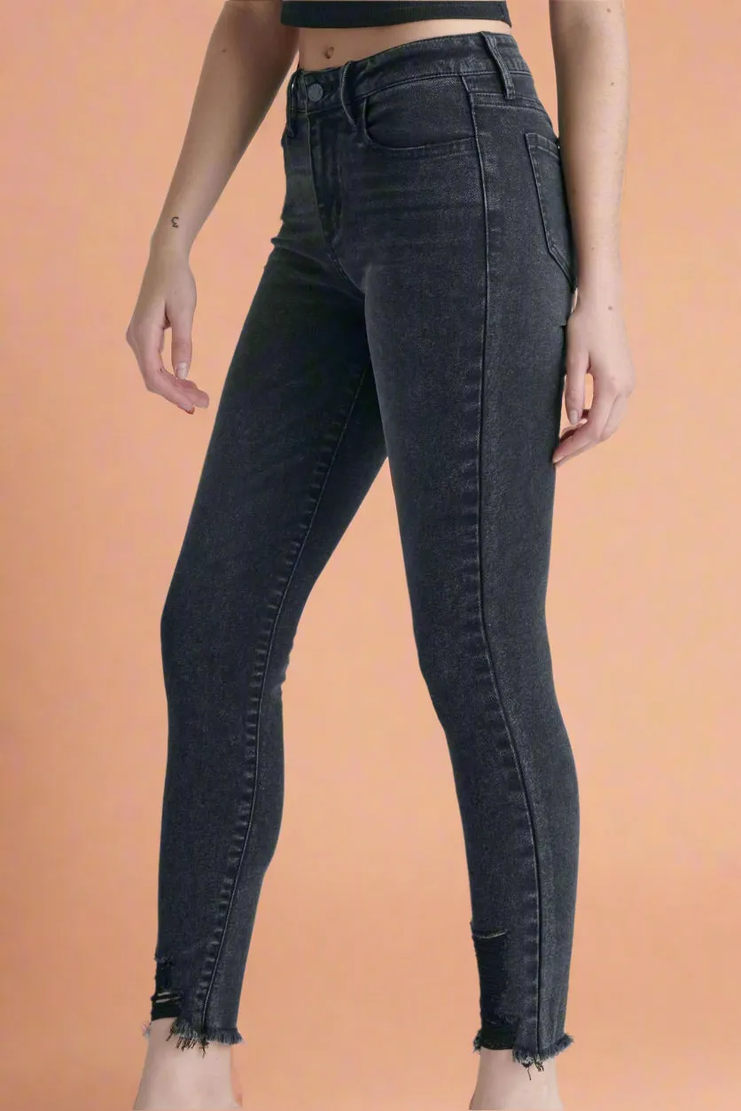 Mid Rise Crop Skinny W/ Frayed Hem C252